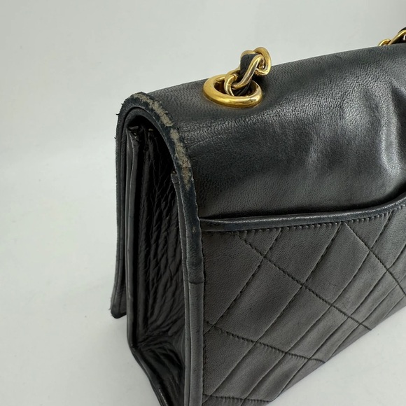 Chanel CC Vintage Quilted Flap Bag - Picture 7 of 16